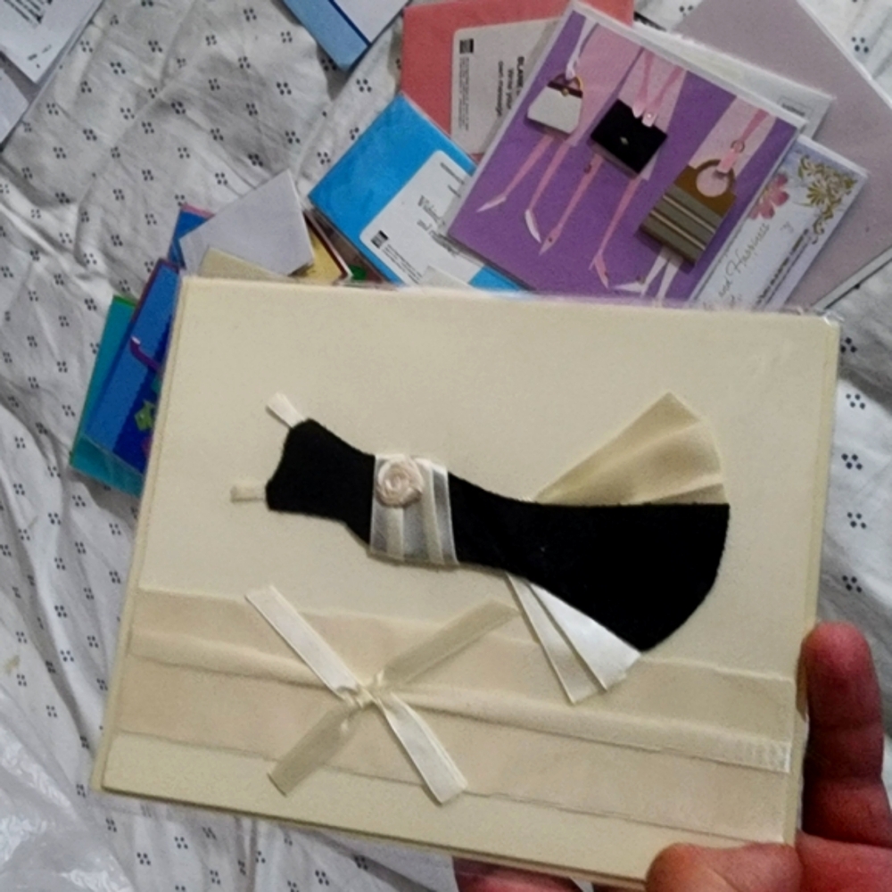 Assorted Greeting Cards Collection - Picture 3 of 8